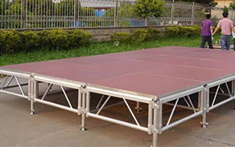 Peralatan platform panggung 4'x4' dijual ke Kenya
        