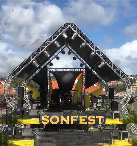 Truss berdiri di Trinidad dan Tobago