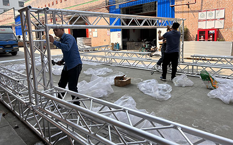 pengujian atap sistem rangka panggung untuk dijual di Fiji
        
